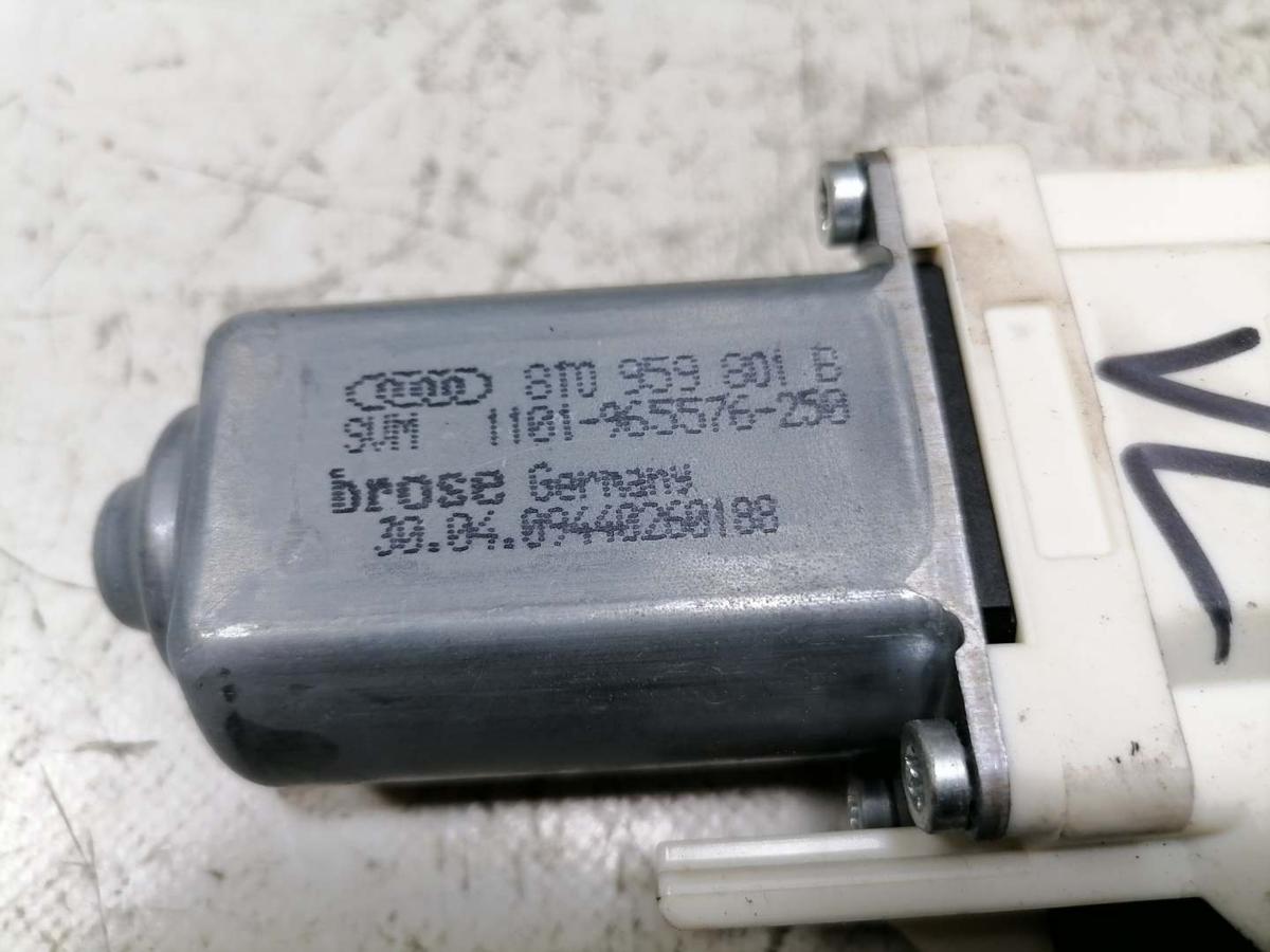 Audi A5 8T original Fensterhebermotor vorn links Bj.2009